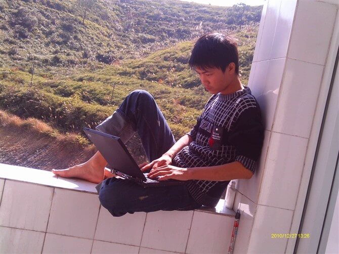 在惠州工厂的宿舍里